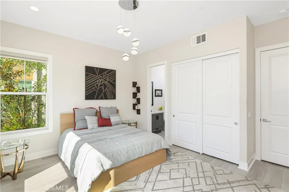 131 Evergreen Lake Forest, CA 92630