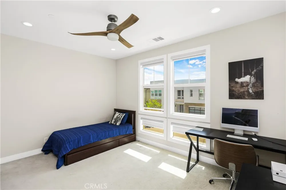 131 Evergreen Lake Forest, CA 92630