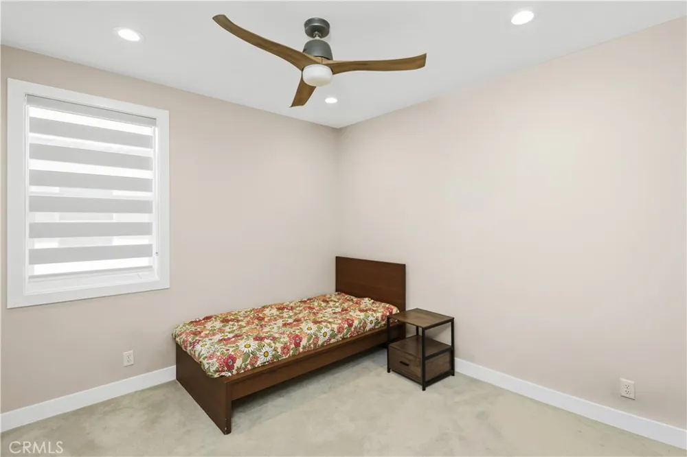 131 Evergreen Lake Forest, CA 92630