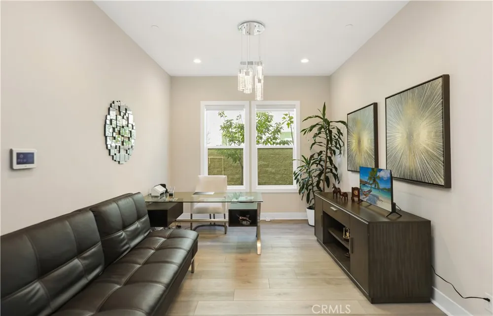 131 Evergreen Lake Forest, CA 92630