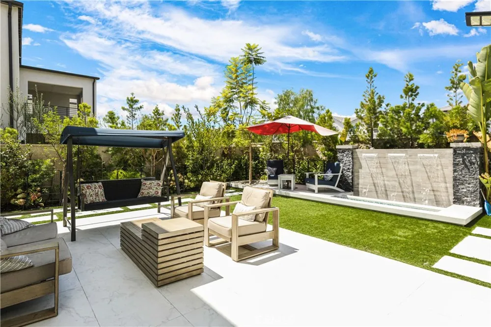131 Evergreen Lake Forest, CA 92630