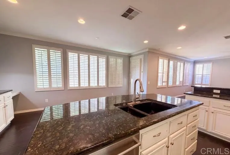 25701 W Chestnut Way W #1 Stevenson Ranch, CA 91381