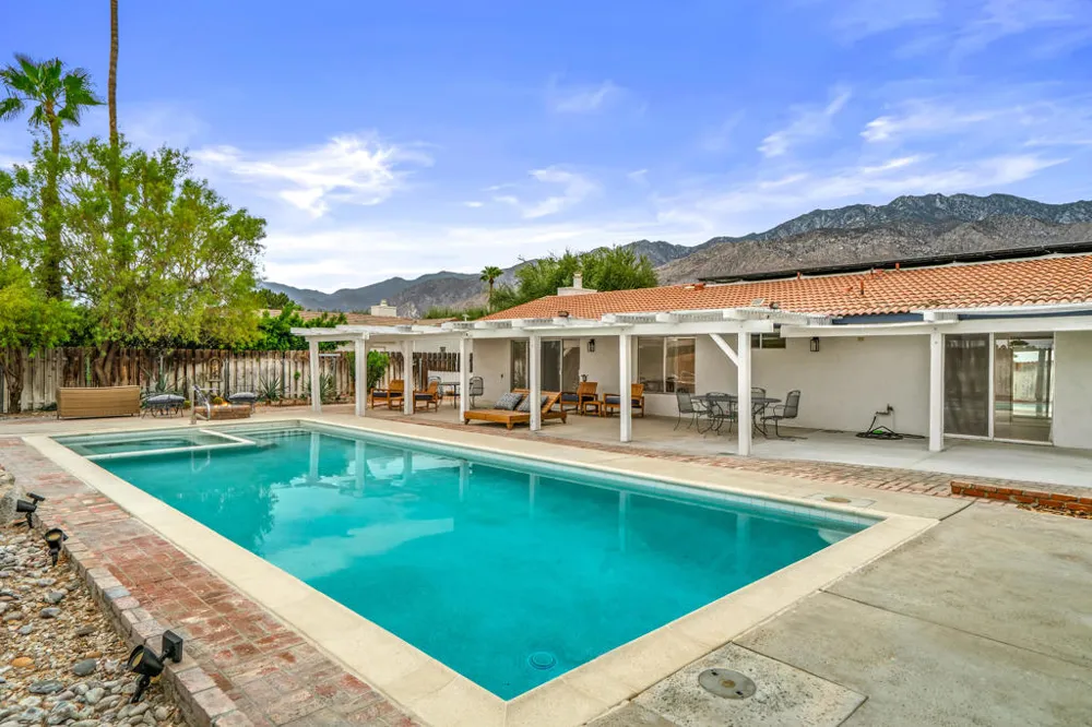 912 Cam Condor Palm Springs, CA 92262