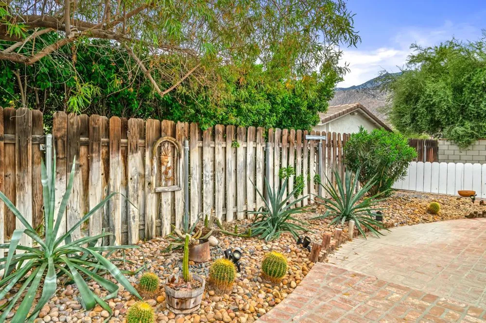 912 Cam Condor Palm Springs, CA 92262