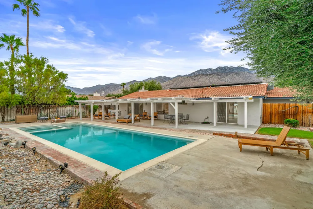 912 Cam Condor Palm Springs, CA 92262
