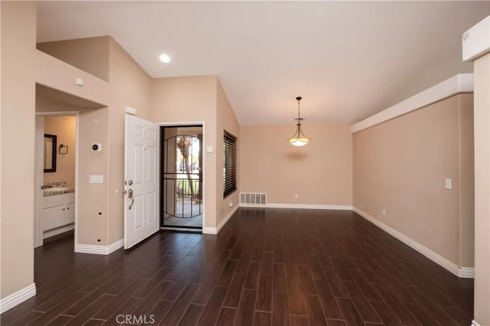 40525 Sunflower Murrieta, CA 92562