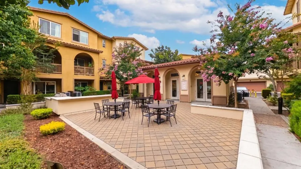 322 Fair Oaks Avenue Sunnyvale, CA 94085