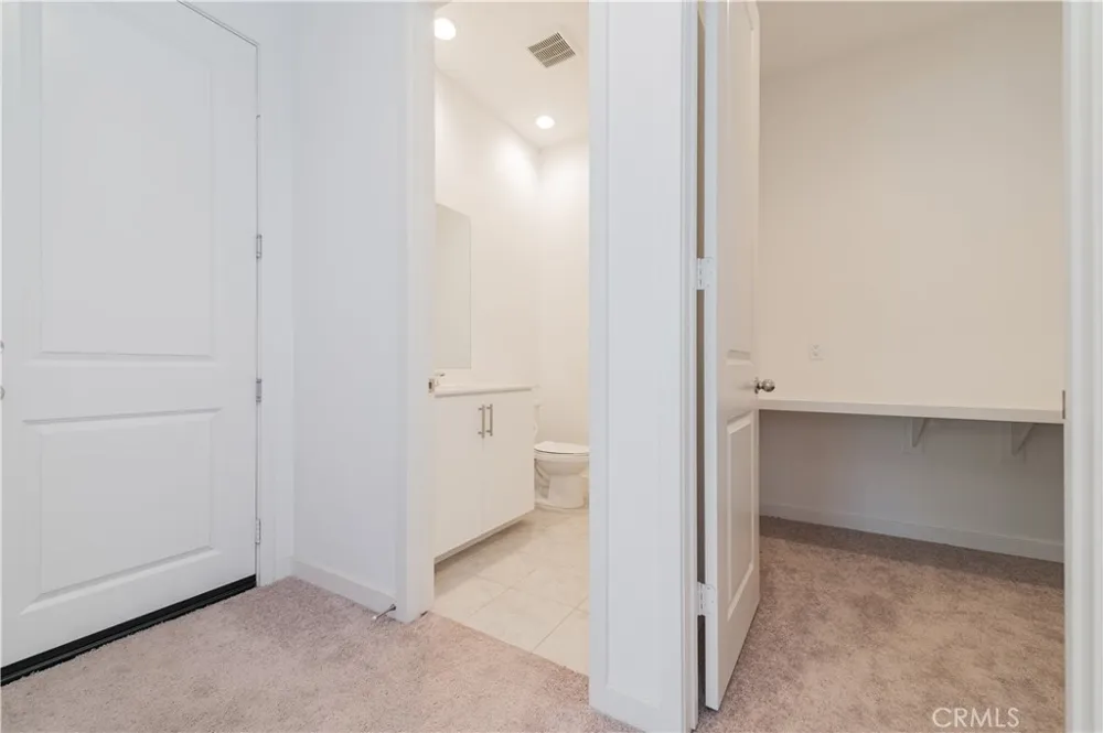 1083 Cadence Irvine, CA 92618