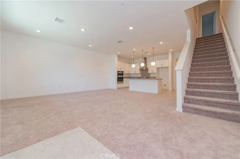 1083 Cadence Irvine, CA 92618