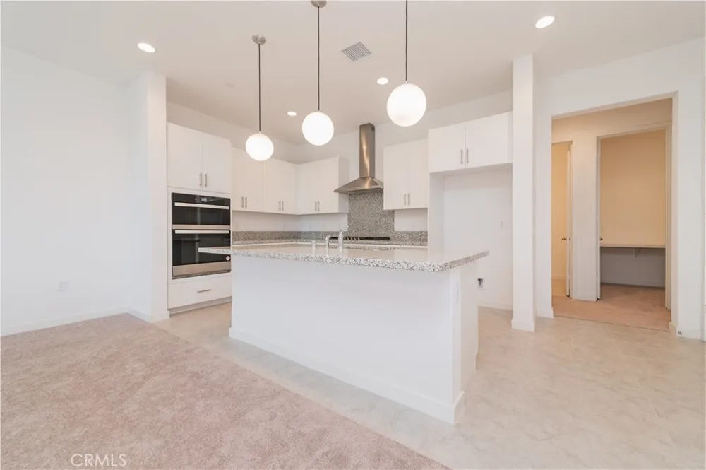1083 Cadence Irvine, CA 92618