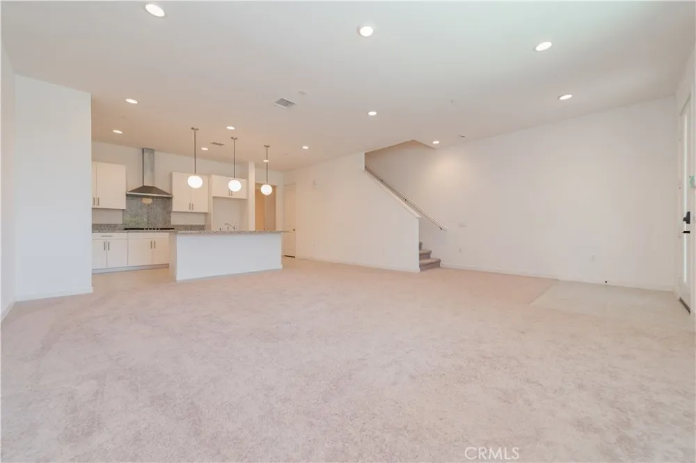 1083 Cadence Irvine, CA 92618
