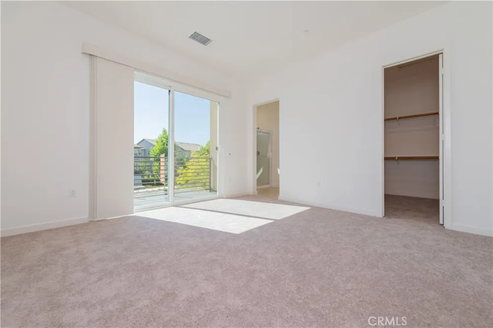 1083 Cadence Irvine, CA 92618