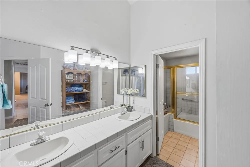 16671 Hagador Avenue Victorville, CA 92394
