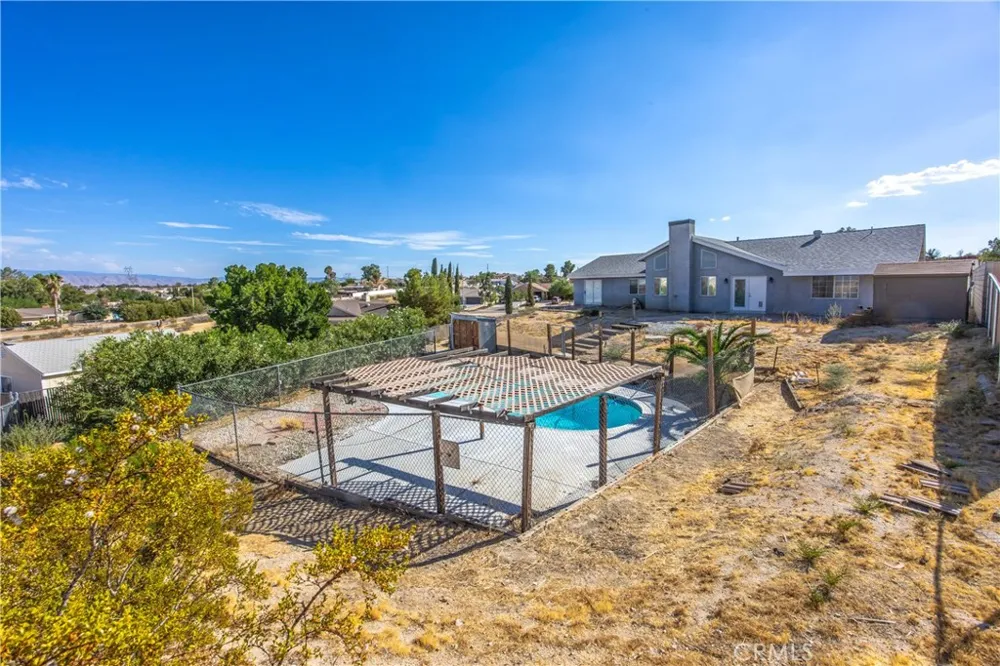 16671 Hagador Avenue Victorville, CA 92394