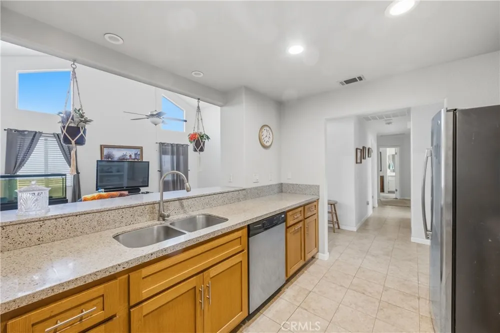 16671 Hagador Avenue Victorville, CA 92394