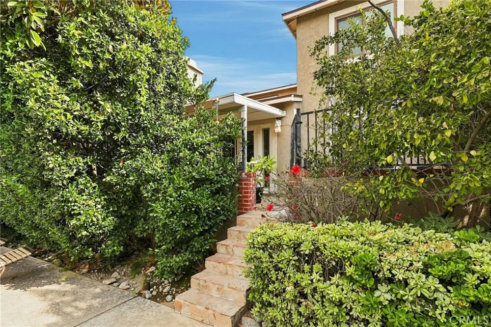 563 Wayland Court Claremont, CA 91711