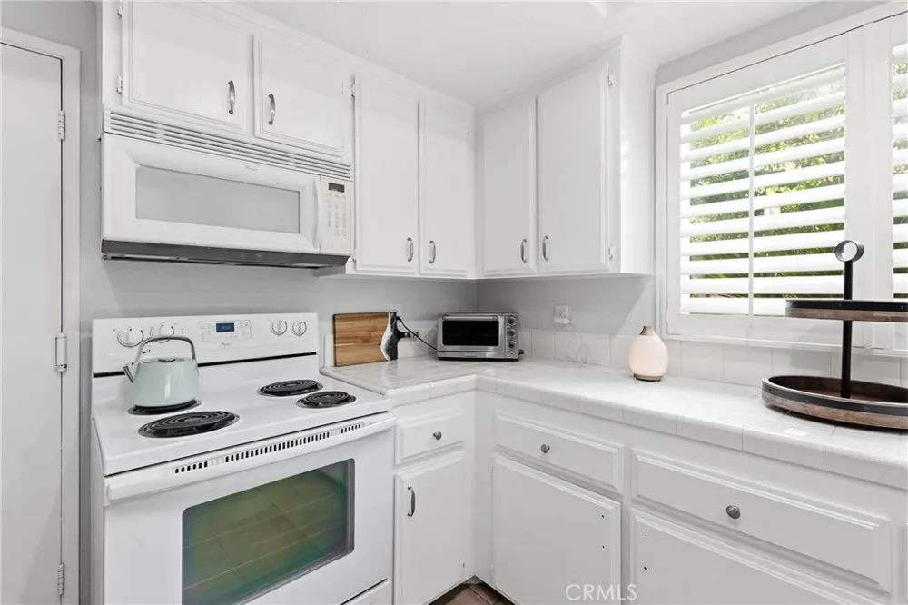 563 Wayland Court Claremont, CA 91711