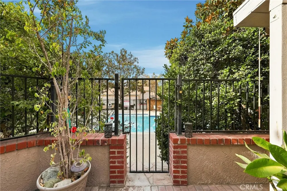 563 Wayland Court Claremont, CA 91711