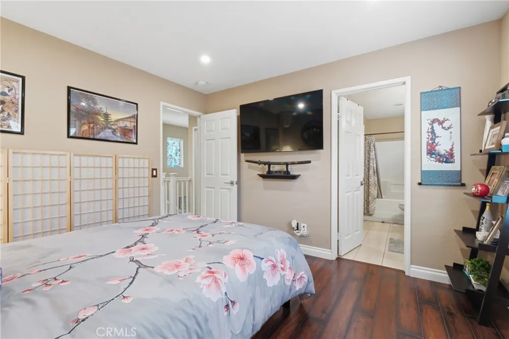 24045 Whitewater Drive Valencia, CA 91354