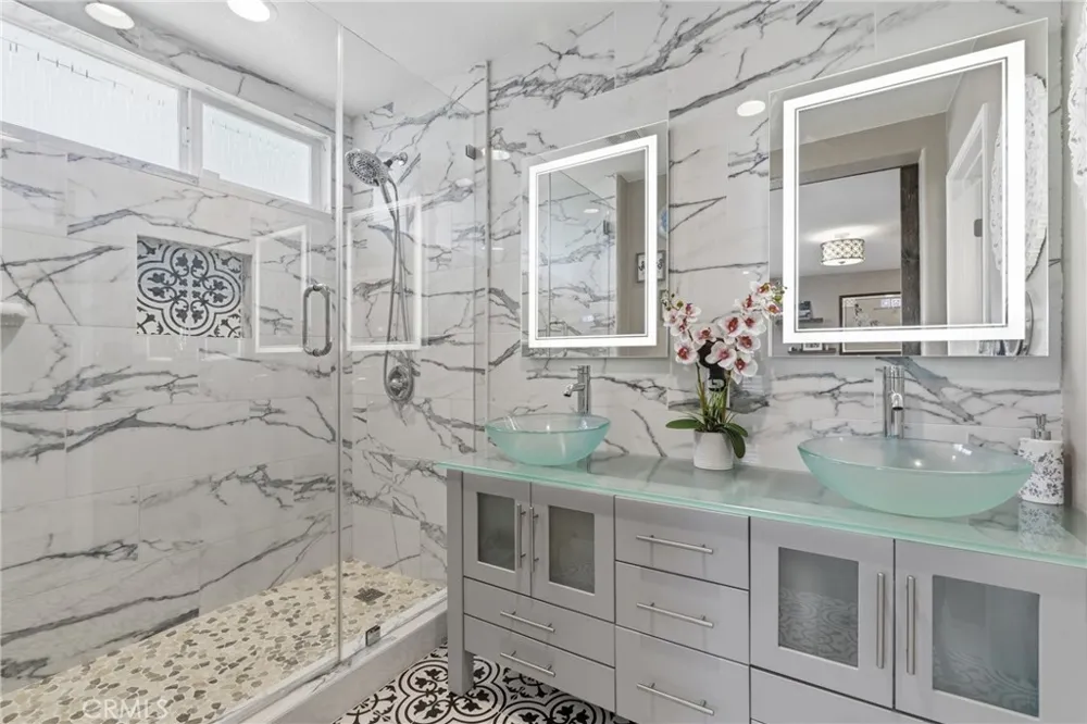 24045 Whitewater Drive Valencia, CA 91354
