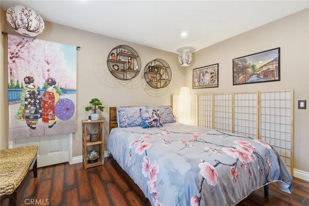 24045 Whitewater Drive Valencia, CA 91354