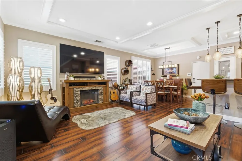 24045 Whitewater Drive Valencia, CA 91354
