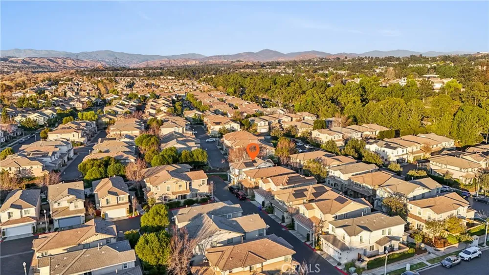 24045 Whitewater Drive Valencia, CA 91354