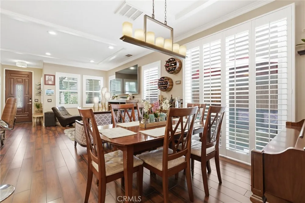 24045 Whitewater Drive Valencia, CA 91354
