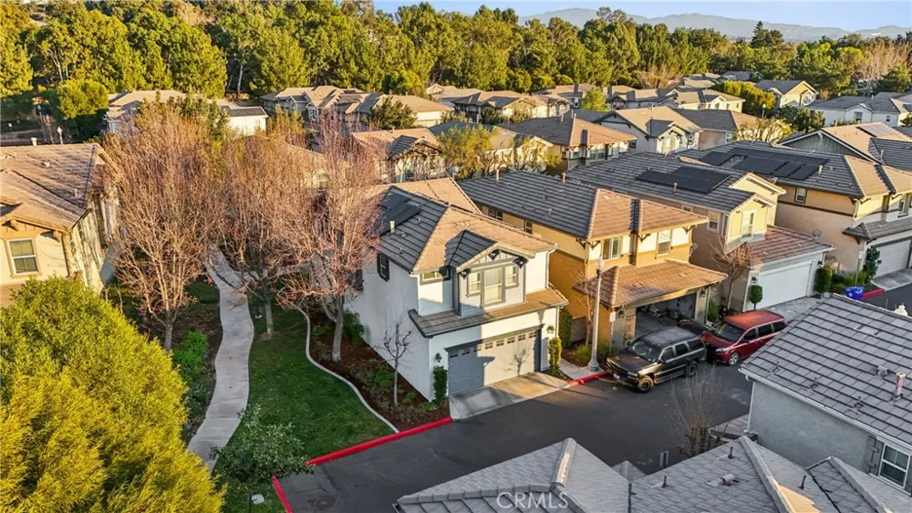 24045 Whitewater Drive Valencia, CA 91354
