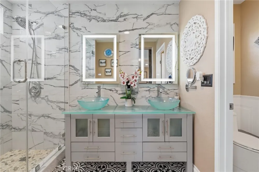 24045 Whitewater Drive Valencia, CA 91354