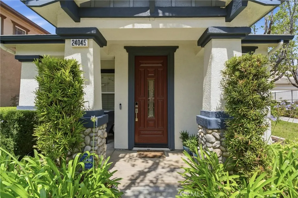 24045 Whitewater Drive Valencia, CA 91354