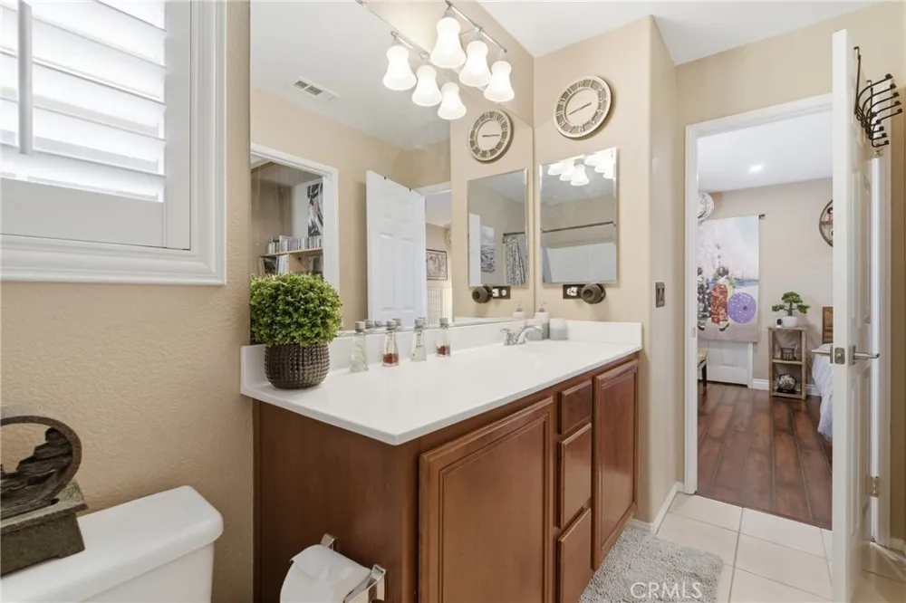 24045 Whitewater Drive Valencia, CA 91354