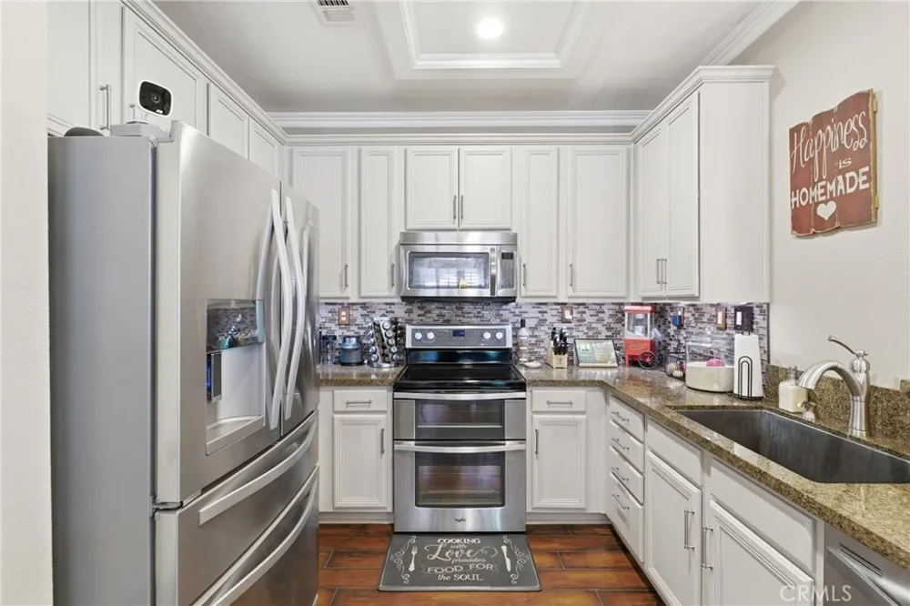 24045 Whitewater Drive Valencia, CA 91354