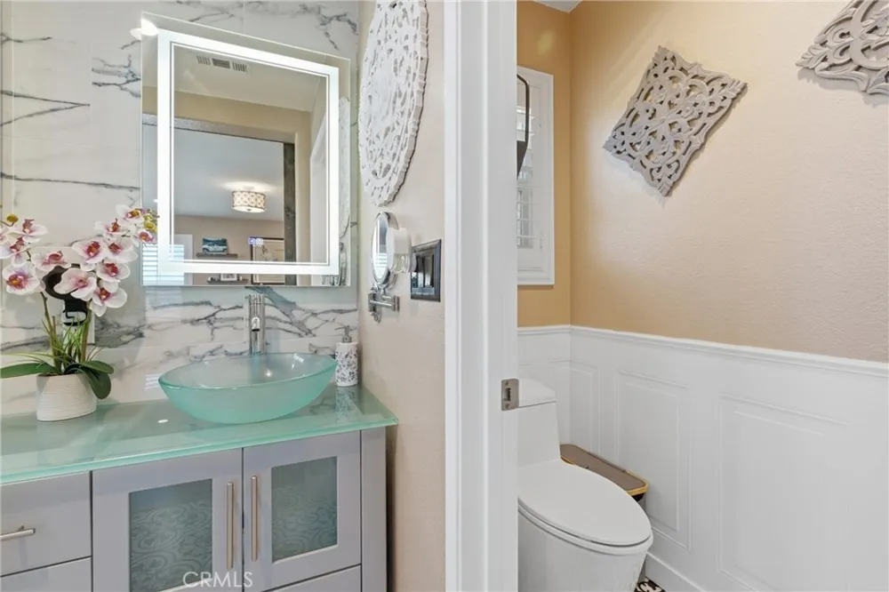 24045 Whitewater Drive Valencia, CA 91354