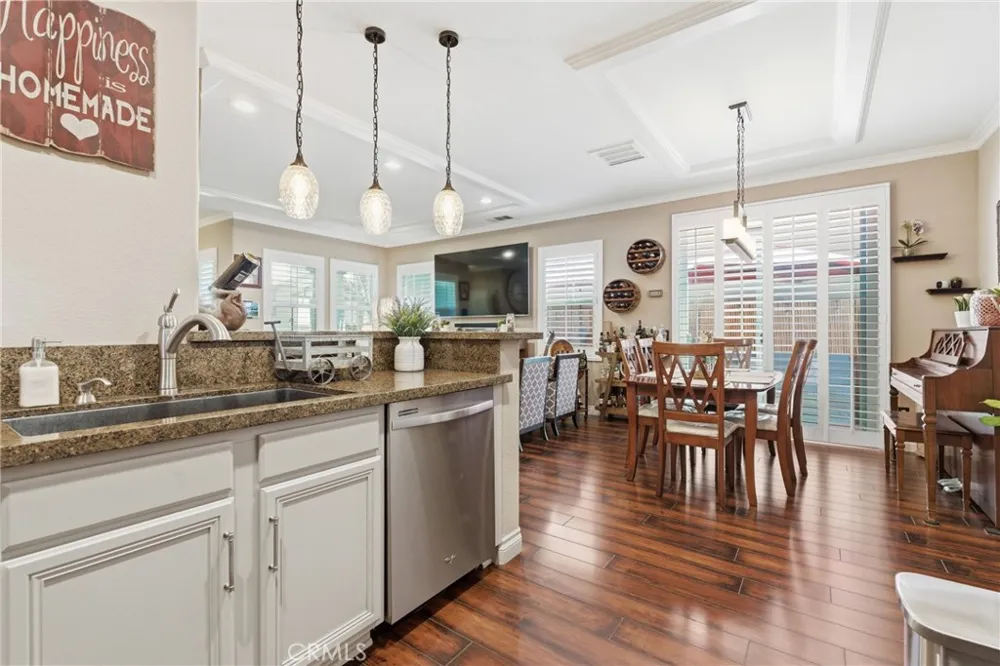 24045 Whitewater Drive Valencia, CA 91354