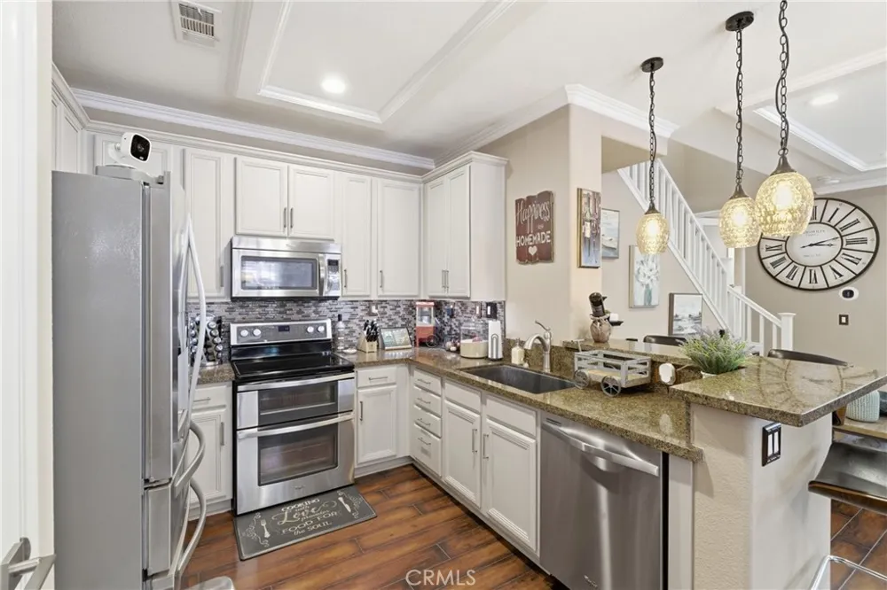 24045 Whitewater Drive Valencia, CA 91354