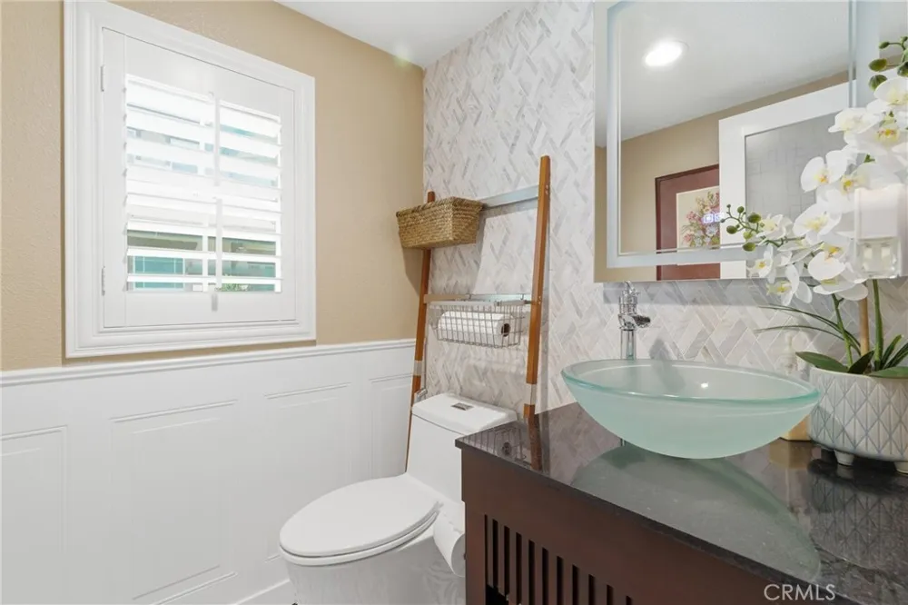 24045 Whitewater Drive Valencia, CA 91354