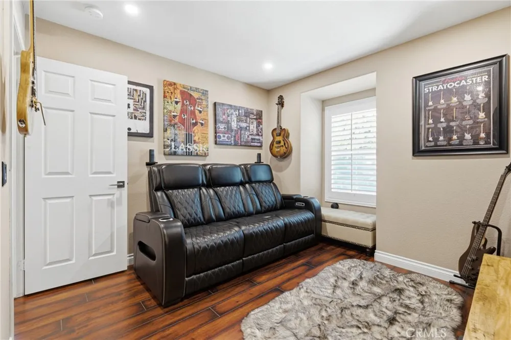 24045 Whitewater Drive Valencia, CA 91354