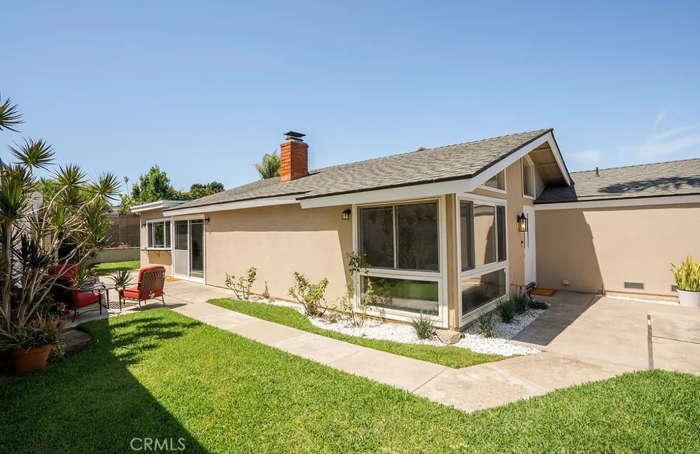 3343 Nevada Costa Mesa, CA 92626