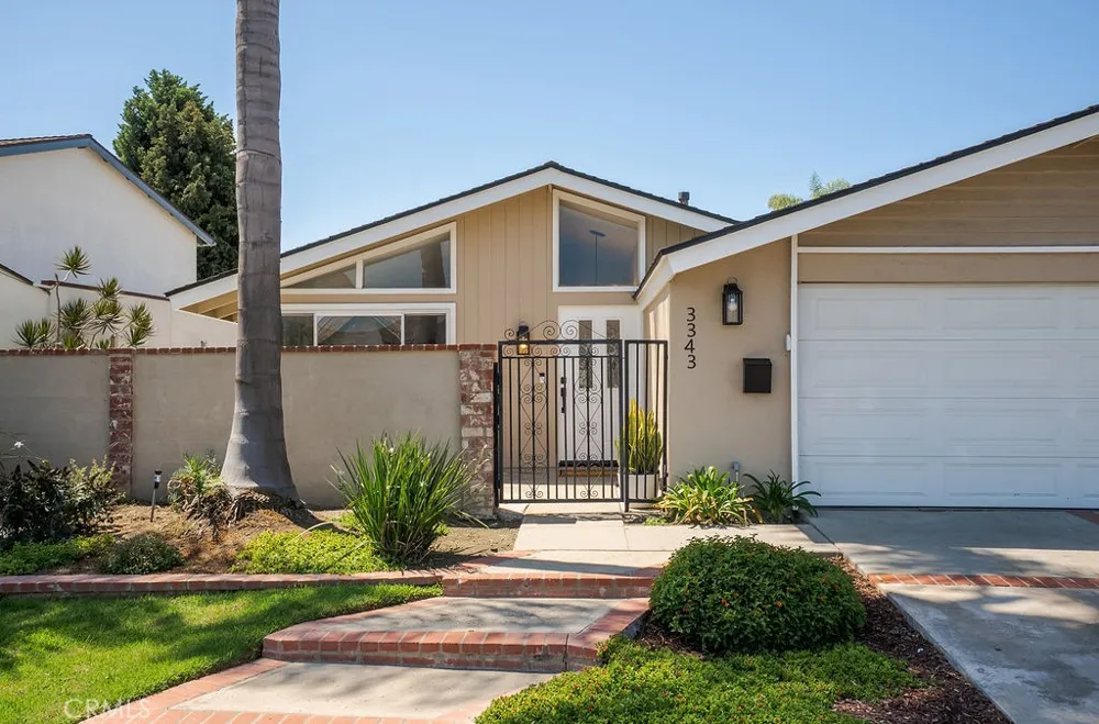 3343 Nevada Costa Mesa, CA 92626