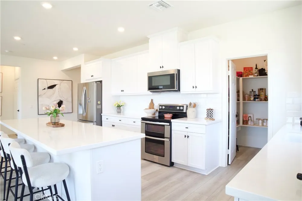 30969 Alister Winchester, CA 92596