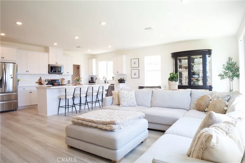 30969 Alister Winchester, CA 92596