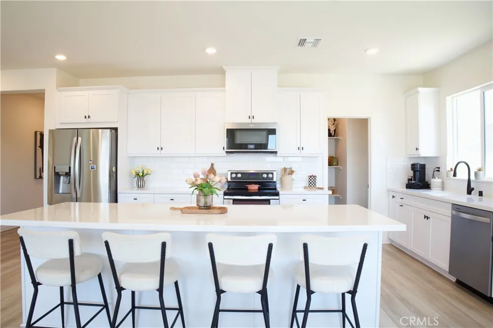 30969 Alister Winchester, CA 92596