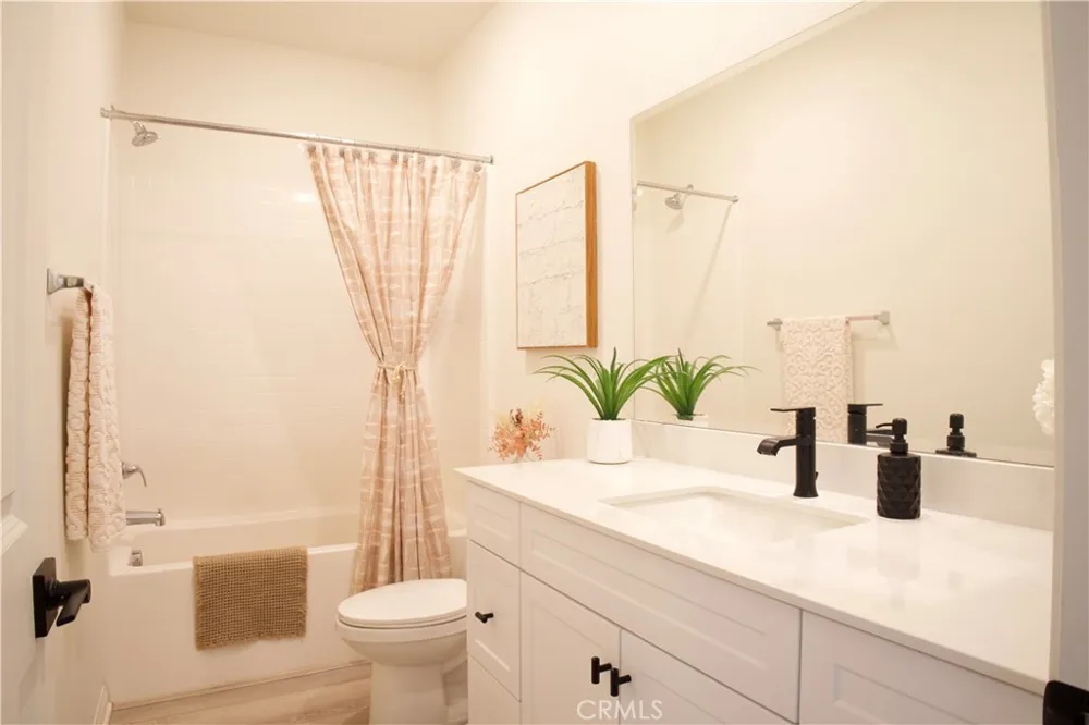 30969 Alister Winchester, CA 92596