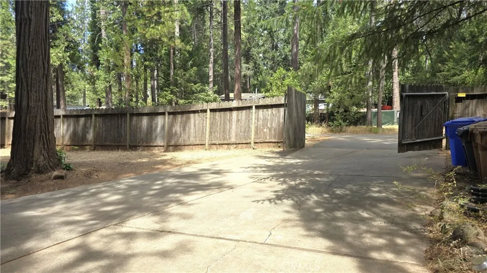 6566 Woodward Magalia, CA 95954