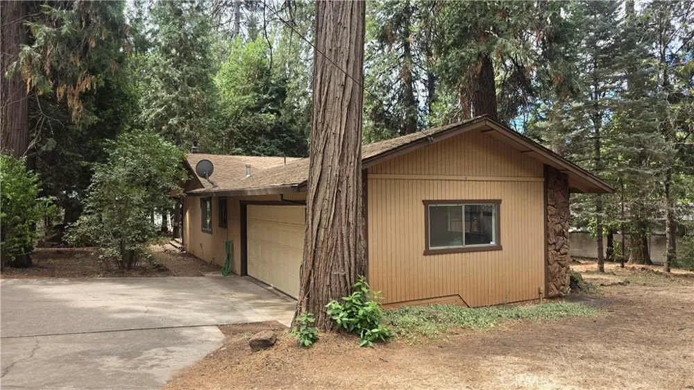6566 Woodward Magalia, CA 95954