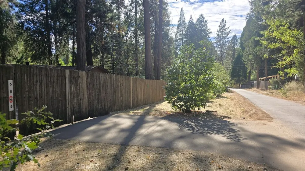 6566 Woodward Magalia, CA 95954