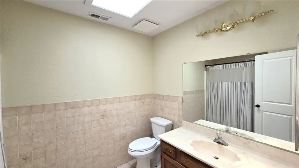 6566 Woodward Magalia, CA 95954