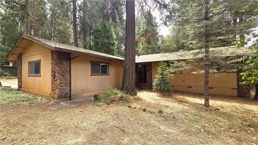 6566 Woodward Magalia, CA 95954