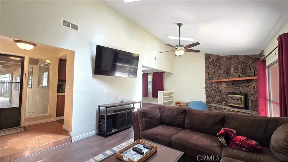 6566 Woodward Magalia, CA 95954